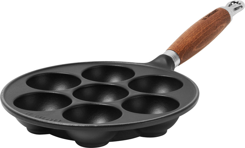 Se Le Creuset Æbleskivepande i Støbejern 20cm Matte Black Str 20 cm - Æbleskive- & Pandekagepander ❤ Stort online udvalg i Le Creuset ❤ Meget billig fragt og hurtig levering: 1 - 2 hverdage - Varenummer: MGS-S10626763 og barcode / Ean: 024147258469 på lager - Udsalg på Bolig - Køkkenudstyr - Gryder & pander - Æbleskive- & pandekagepander Spar op til 53% - Over 1324 kendte brands på udsalg