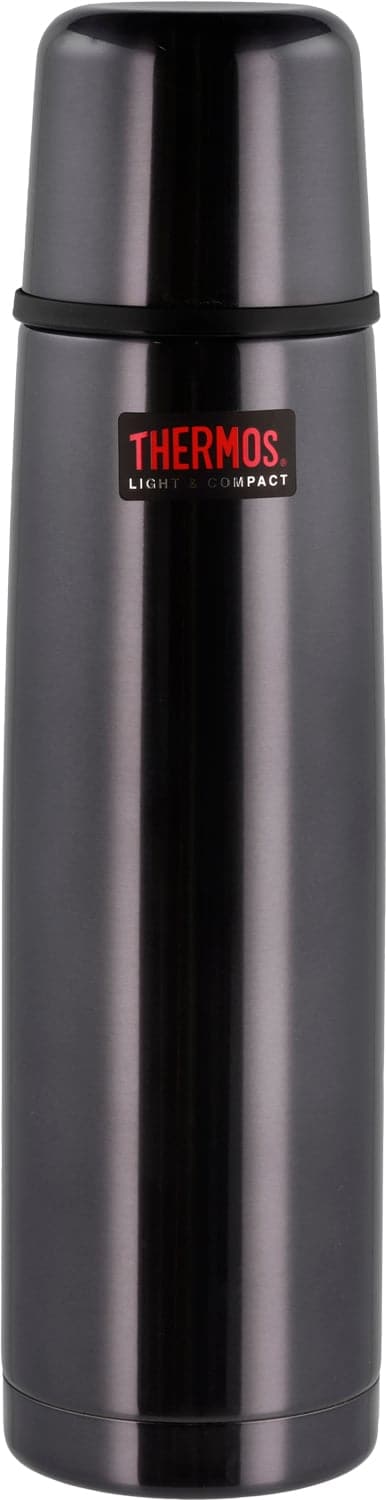 Se Thermos Termoflaske Light & Compact 1 Liter Midnight Blue Stål Str L:8.5cm B:8.5cm H:32cm - Termokander Stål ❤ Stort online udvalg i Thermos ❤ Meget billig fragt og hurtig levering: 1 - 2 hverdage - Varenummer: MGS-S12752000 og barcode / Ean: 5010576853189 på lager - Udsalg på Bolig - Køkkenudstyr - Kaffe & te - Termokander Spar op til 61% - Over 785 kendte brands på udsalg