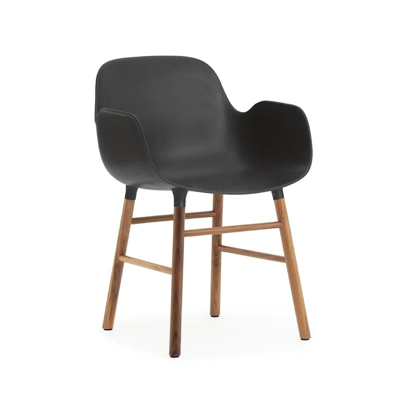 Se Normann Copenhagen Form karmstol black, ben i valnød ❤ Kæmpe udvalg i Normann Copenhagen ❤ Hurtig levering: 1 - 2 Hverdage samt billig fragt - Varenummer: NDN-520018-01 og barcode / Ean: &