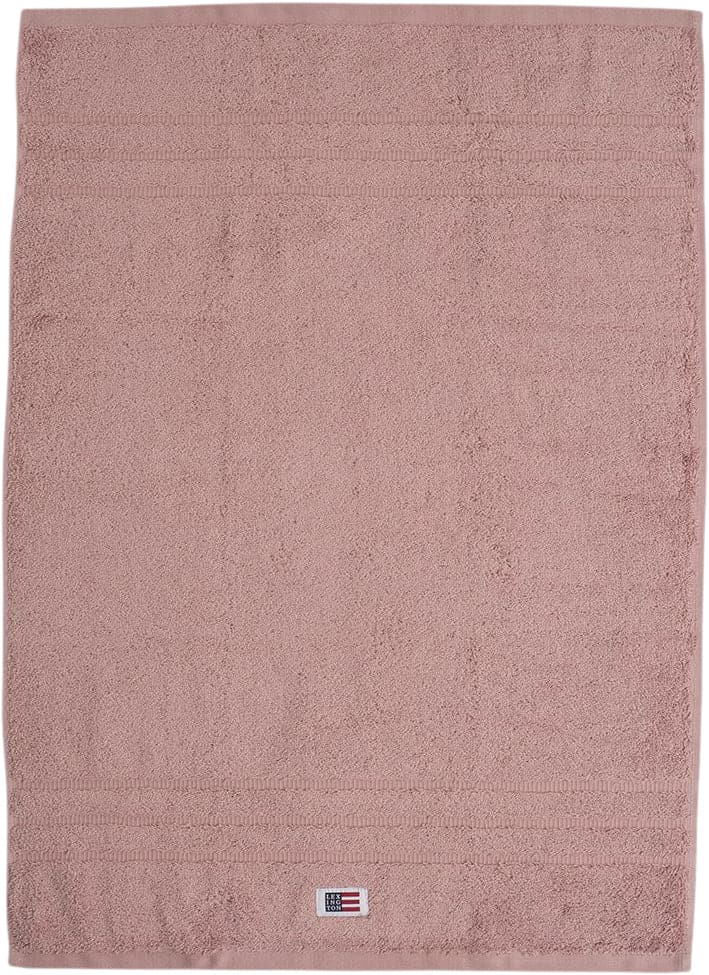 Se Lexington Original Towel Lavender Str 50x70 - Håndklæder ❤ Stort online udvalg i Lexington ❤ Meget billig fragt og hurtig levering: 1 - 2 hverdage - Varenummer: MGS-S00462109 og barcode / Ean: 7321301495139 på lager - Udsalg på Bolig - Tekstiler & puder - Håndklæder Spar op til 53% - Over 1354 kendte brands på udsalg