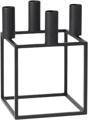 Se Audo Copenhagen Kubus 4, Candle Holder, Black Str 14x14 cm. - Kronelysestager Messing ❤ Stort online udvalg i Audo Copenhagen ❤ Meget billig fragt og hurtig levering: 1 - 2 hverdage - Varenummer: MGS-S00187997 og barcode / Ean: 5711879000033 på lager - Udsalg på Bolig - Interiør - Lysestager - Kronelysestager Spar op til 54% - Over 1124 kendte brands på udsalg