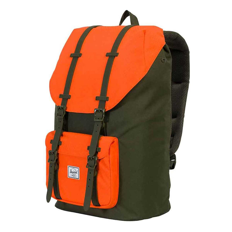 Se Herschel Little America Rygsæk Forest Night/Vermillion Orange 25L 25L ✔ Kæmpe udvalg i  Herschel ✔ Hurtig levering: 1 - 2 Hverdage samt billig fragt - Varenummer: JUCO-10014-01574 og barcode / Ean: &