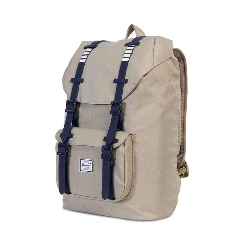 Se Herschel Little America Rygsæk Light Khaki Crosshatch/Peacoat 17L 17L ✔ Kæmpe udvalg i  Herschel ✔ Hurtig levering: 1 - 2 Hverdage samt billig fragt - Varenummer: JUCO-10020-01571 og barcode / Ean: &