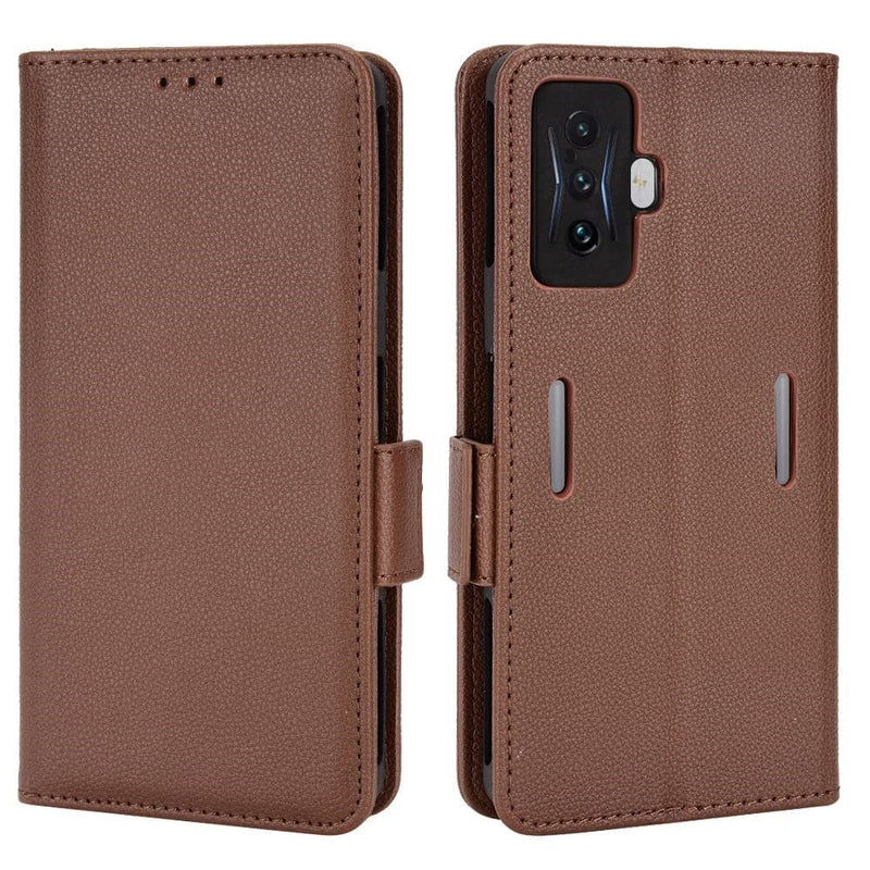 Se Xiaomi Poco F4 GT - Læder cover / pung - Brun ❤ Stort online udvalg i Capida ❤ Hurtig levering: 1 - 2 Hverdage samt billig fragt - Varenummer: CPD-V33101916391G og barcode / Ean: på lager - Udsalg på Mobil tilbehør Spar op til 53% - Over 434 design mærker på udsalg