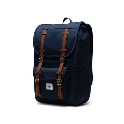 Se Herschel Little America Rygsæk 21L Navy 21L ✔ Kæmpe udvalg i  Herschel ✔ Hurtig levering: 1 - 2 Hverdage samt billig fragt - Varenummer: JUCO-11391-00007 og barcode / Ean: '828432593644 på lager - Udsalg på Tasker Spar op til 64% - Over  785 kendte brands på udsalg