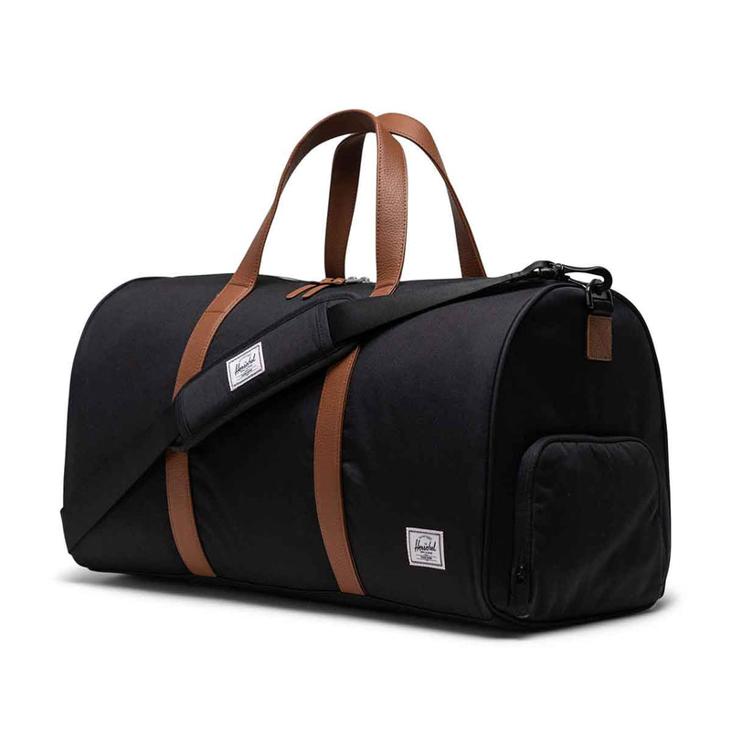 Se Herschel Novel Duffel Black 43L 43L ✔ Kæmpe udvalg i  Herschel ✔ Hurtig levering: 1 - 2 Hverdage samt billig fragt - Varenummer: JUCO-11396-00001 og barcode / Ean: &