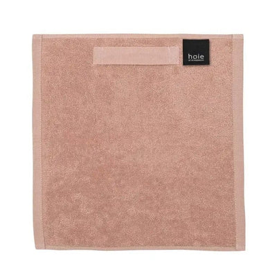 Se Vaskeklud - 30x30 cm - Dus Rosa - 100% Økologisk bomuld - Vaskeklud fra Høie ❤ Kæmpe udvalg i Høie Of Scandinavia ❤ Hurtig levering: 1 - 2 Hverdage samt billig fragt - Varenummer: THX-8792-1 og barcode / Ean: '7034188701131 på lager - Udsalg på Håndklæder Spar op til 66% - Over 1354 kendte brands på udsalg