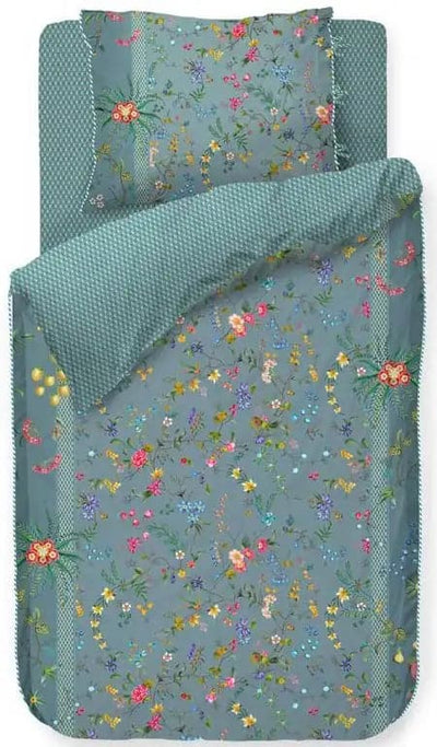 Se Blomstret sengetøj - 140x200 cm - Petit Fleurs Blue - Sengesæt med 2 i 1 design - 100% bomuld - Pip Studio sengetøj ❤ Kæmpe udvalg i Pip Studio ❤ Hurtig levering: 1 - 2 Hverdage samt billig fragt - Varenummer: THX-217621-1 og barcode / Ean: '8719931380540 på lager - Udsalg på Sengetøj - Enkelt sengetøj - Enkelt sengetøj 140x200 cm Spar op til 59% - Over 1334 design brands på udsalg