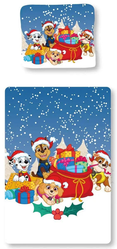 Se Jule sengetøj 140x200 cm - Paw Patrol sengetøj - Winter wonderland - 2 i 1 design - Sengesæt i 100% bomuld ❤ Kæmpe udvalg i Licens ❤ Hurtig levering: 1 - 2 Hverdage samt billig fragt - Varenummer: THX-9214-1 og barcode / Ean: '5714710012240 på lager - Udsalg på Sengetøj - Børne sengetøj - Børne sengetøj 140x200 cm Spar op til 57% - Over 1324 kendte brands på udsalg