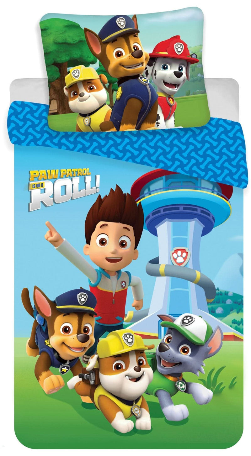 Se Paw Patrol sengetøj - 140x200 cm - Is on a roll Paw Patrol - Vendbart design - Sengesæt i 100% bomuld ❤ Kæmpe udvalg i Licens ❤ Hurtig levering: 1 - 2 Hverdage samt billig fragt - Varenummer: KSL-1000292 og barcode / Ean: &