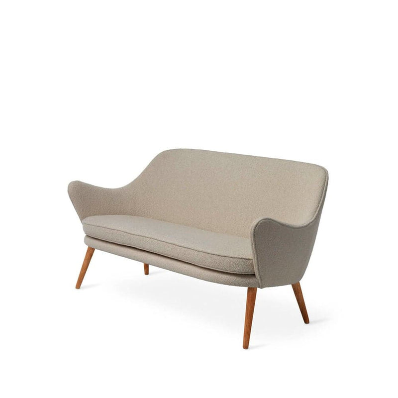 Se Warm Nordic Dwell sofa 2-pers. stof Barnum 2 sand, ben i røget eg ❤ Kæmpe udvalg i Warm Nordic ❤ Hurtig levering: 1 - 2 Hverdage samt billig fragt - Varenummer: NDN-548138-01 og barcode / Ean: &