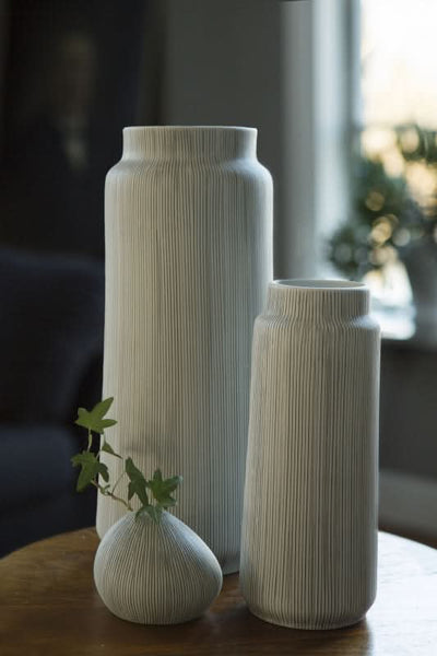 Se Lindform - Lisa Xl Vase - Grå ✔ Kæmpe udvalg i  LINDFORM ✔ Hurtig levering: 1 - 2 Hverdage samt billig fragt - Varenummer: KRZ-k854 og barcode / Ean:  på lager - Udsalg på Bolig > Køkken Spar op til 65% - Over 1354 kendte mærker på udsalg