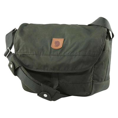 Se Fjällräven Greenland Skuldertaske Deep Forest One size ✔ Kæmpe udvalg i  Fjällräven ✔ Hurtig levering: 1 - 2 Hverdage samt billig fragt - Varenummer: JUCO-F23154-662 og barcode / Ean: '7323450463731 på lager - Udsalg på Tasker Spar op til 51% - Over 1124 kendte brands på udsalg