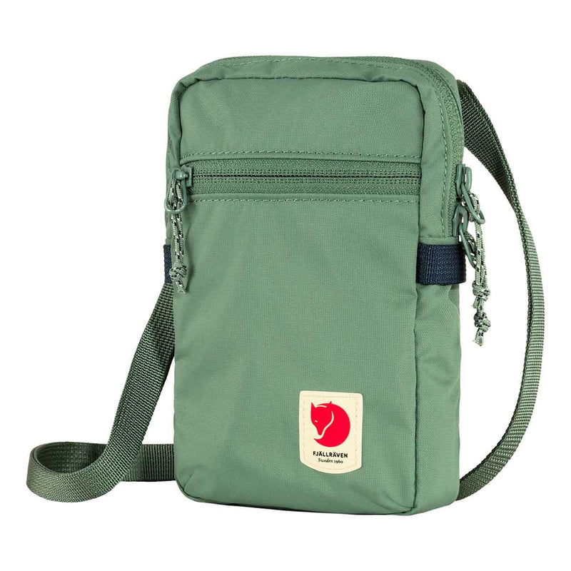 Se Fjällräven High Coast Pocket Patina Green One size ✔ Kæmpe udvalg i  Fjällräven ✔ Hurtig levering: 1 - 2 Hverdage samt billig fragt - Varenummer: JUCO-23226-614 og barcode / Ean: &