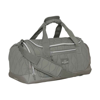 Se Beckmann Sport jr. Duffel 26LGreen Padded 26L ✔ Kæmpe udvalg i  Beckmann ✔ Hurtig levering: 1 - 2 Hverdage samt billig fragt - Varenummer: JUCO-235169a og barcode / Ean: '7049982351697 på lager - Udsalg på Tasker Spar op til 66% - Over  785 kendte brands på udsalg