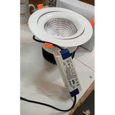 Outlet: Downlight IP44, 35W, 60 grader - Ø:19,8 cm, kipbar