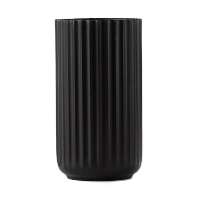 Se Lyngby Porcelæn Lyngby vase sort mat 15 cm ✔ Kæmpe udvalg i Lyngby Porcelæn ✔ Hurtig levering: 1 - 2 Hverdage samt billig fragt - Varenummer: NDN-28516-02 og barcode / Ean: '5711507211039 på lager - Udsalg på Home & Garden - Decor - Vases Spar op til 53% - Over 1122 kendte brands på udsalg