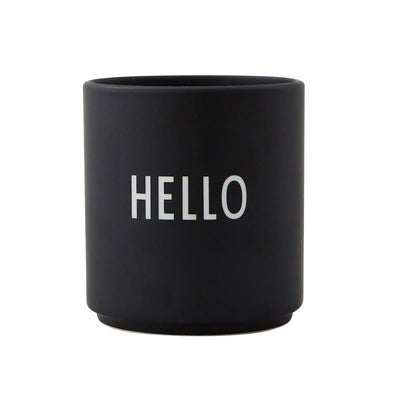 Se Design Letters Design Letters favoritkop 25 cl Hello-black ✔ Kæmpe udvalg i Design Letters ✔ Hurtig levering: 1 - 2 Hverdage samt billig fragt - Varenummer: NDN-33567-02 og barcode / Ean: '5710498412043 på lager - Udsalg på Home & Garden - Kitchen & Dining - Tableware - Drinkware - Coffee & Tea Cups Spar op til 63% - Over 1354 kendte mærker på udsalg