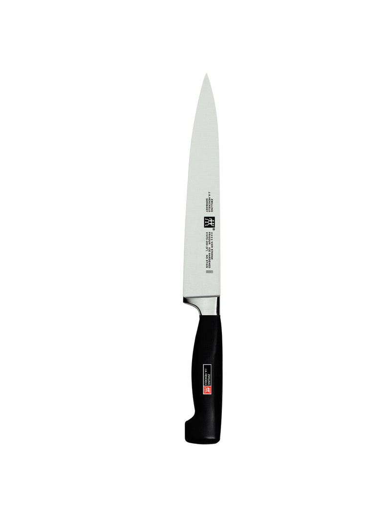 Se Zwilling Four Star Kødkniv 20 cm Str 20 cm - Kokkeknive Stål ❤ Stort online udvalg i Zwilling ❤ Meget billig fragt og hurtig levering: 1 - 2 hverdage - Varenummer: MGS-S00650824 og barcode / Ean: 4009839007026 på lager - Udsalg på Bolig - Køkkenudstyr - Køkkenknive & sakse - Kokkeknive Spar op til 54% - Over 1160 kendte mærker på udsalg