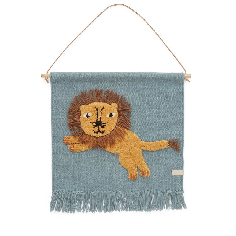 Se OYOY Jumping Lion vægdekoration 52x55 cm Blå ✔ Kæmpe udvalg i OYOY ✔ Hurtig levering: 1 - 2 Hverdage samt billig fragt - Varenummer: KTT-40177-01 og barcode / Ean: &