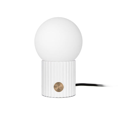 Se Globen Lighting Hubble bordlampe Ø15 cm Hvid ✔ Kæmpe udvalg i Globen Lighting ✔ Hurtig levering: 1 - 2 Hverdage samt billig fragt - Varenummer: KTT-43492-01 og barcode / Ean: '7319436133088 på lager - Udsalg på Belysning - Lamper - Bordlamper Spar op til 57% - Over 1112 kendte brands på udsalg