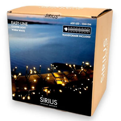 Se Easy-Line Cluster lyskæde med 600 LED lys i varm hvid på 12 meter samt 5 meter ekstra ledning - Lyskæder > Lyskæder udendørs > Sirius Easy-line - SIRIUS - Spotshop ✔ Kæmpe udvalg i  SIRIUS ✔ Hurtig levering: 1 - 2 Hverdage samt billig fragt - Varenummer: SPSH-SIR46402 og barcode / Ean: '5707310464021 på lager - Udsalg på Lyskæder > Lyskæder udendørs > Sirius Easy-line Spar op til 62% - Over 1312 kendte brands på udsalg