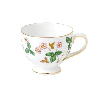 Se Wedgwood Wild Strawberry tekop 15 cl ❤ Kæmpe udvalg i Wedgwood ❤ Hurtig levering: 1 - 2 Hverdage samt billig fragt - Varenummer: NDN-47371-01 og barcode / Ean: '032675035988 på lager - Udsalg på Home & Garden - Kitchen & Dining - Tableware - Drinkware - Coffee & Tea Cups Spar op til 56% - Over 1354 design mærker på udsalg