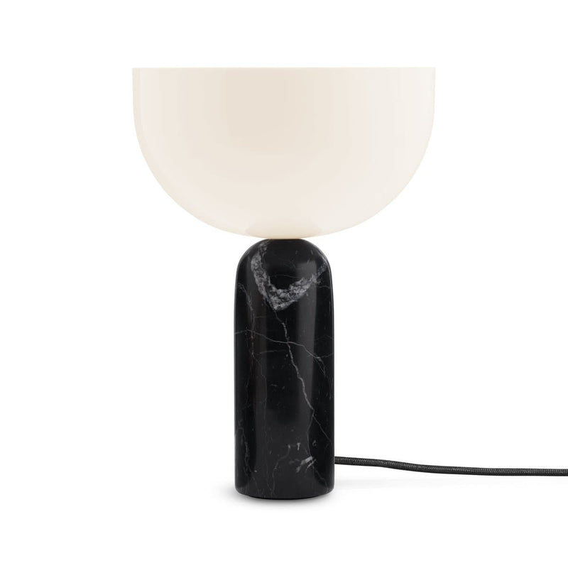 Se New Works Kizu bordlampe small Black marble ❤ Kæmpe udvalg i New Works ❤ Hurtig levering: 1 - 2 Hverdage samt billig fragt - Varenummer: NDN-501529-01 og barcode / Ean: &