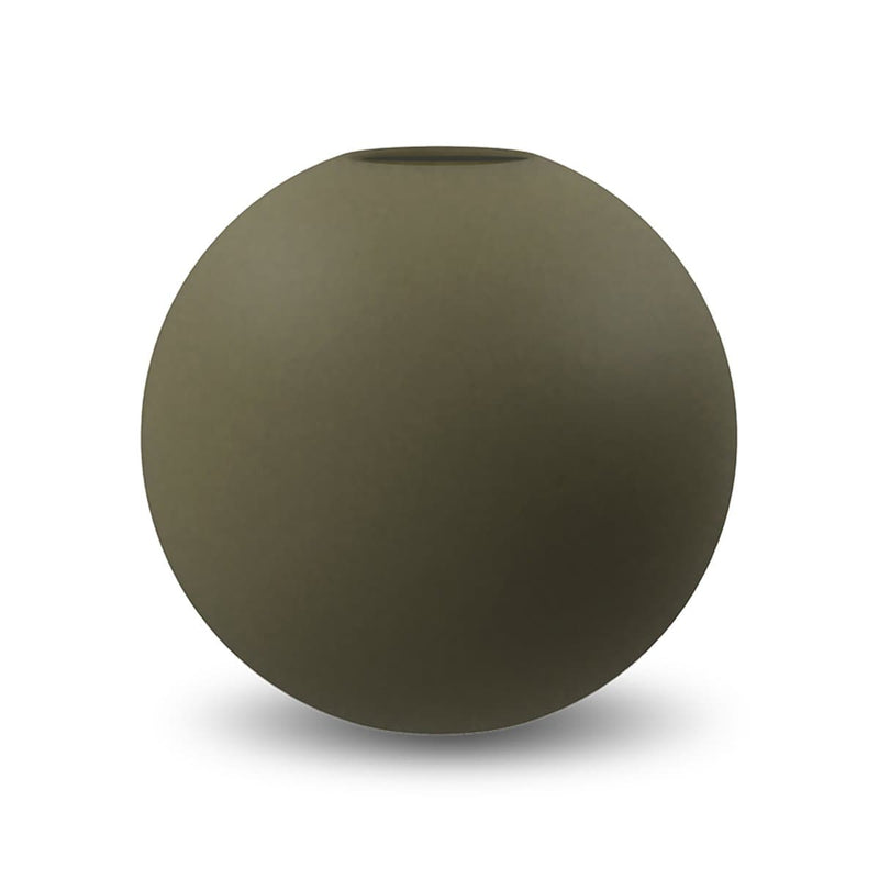 Se Cooee Design Ball vase olive 20 cm ❤ Kæmpe udvalg i Cooee Design ❤ Hurtig levering: 1 - 2 Hverdage samt billig fragt - Varenummer: NDN-501758-01 og barcode / Ean: &