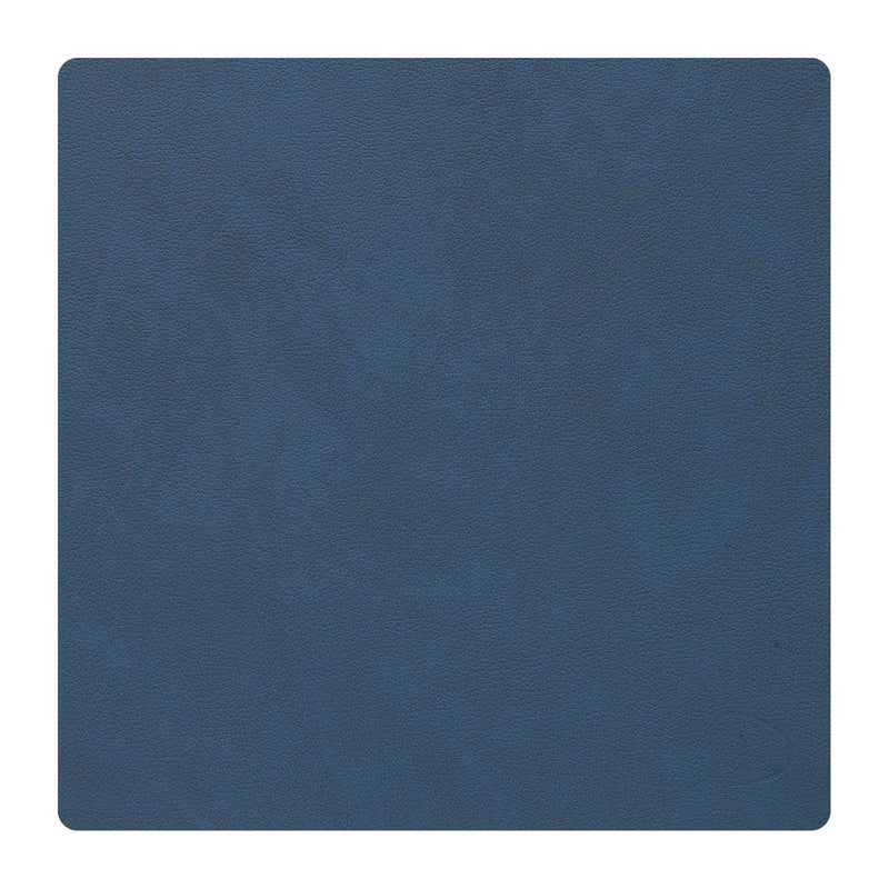 Se LIND DNA Nupo dækkeserviet square S Midnight blue ✔ Kæmpe udvalg i LIND DNA ✔ Hurtig levering: 1 - 2 Hverdage samt billig fragt - Varenummer: KTT-501981-01 og barcode / Ean: &