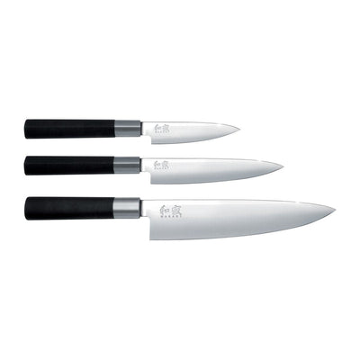 Se KAI Kai Wasabi Black kokkekniv & 2 universalknive sæt 3 dele ❤ Kæmpe udvalg i KAI ❤ Hurtig levering: 1 - 2 Hverdage samt billig fragt - Varenummer: NDN-502403-01 og barcode / Ean: '4260163213167 på lager - Udsalg på Home & Garden - Kitchen & Dining - Kitchen Tools & Utensils - Kitchen Knives Spar op til 52% - Over 1300 kendte brands på udsalg