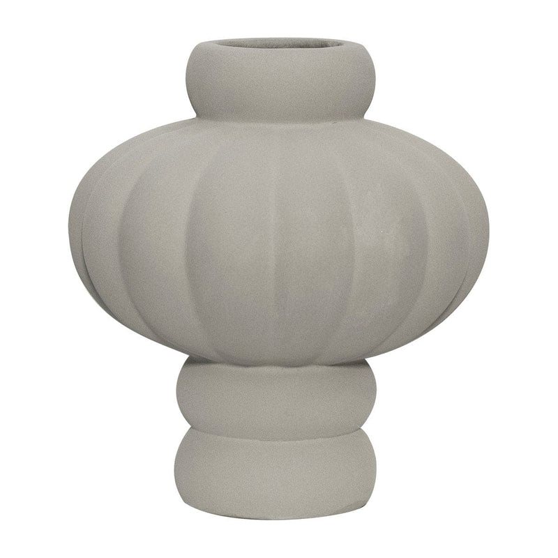 Se Louise Roe Balloon vase 20 cm Sanded Grey ❤ Kæmpe udvalg i Louise Roe ❤ Hurtig levering: 1 - 2 Hverdage samt billig fragt - Varenummer: NDN-504839-01 og barcode / Ean: &