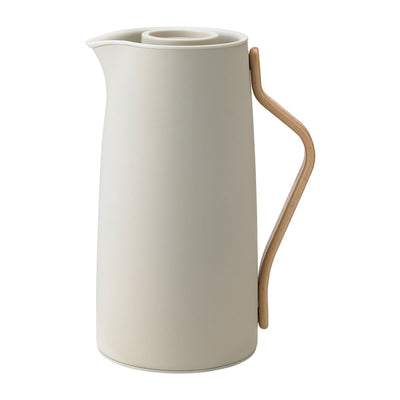 Se Stelton Emma termokande kaffe Soft sand ✔ Kæmpe udvalg i Stelton ✔ Hurtig levering: 1 - 2 Hverdage samt billig fragt - Varenummer: KTT-505662-01 og barcode / Ean: '5709846029057 på lager - Udsalg på Servering - Kander & karafler - Termokander Spar op til 54% - Over 1324 kendte brands på udsalg