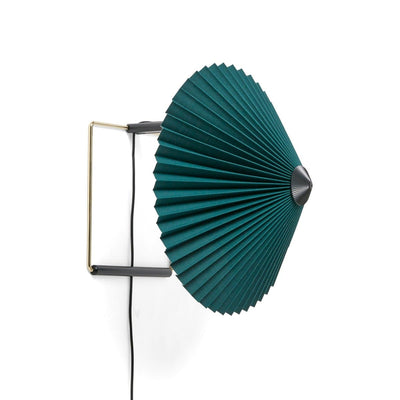 Se HAY Matin wall væglampe Ø30 cm Green shade ❤ Kæmpe udvalg i HAY ❤ Hurtig levering: 1 - 2 Hverdage samt billig fragt - Varenummer: NDN-506261-01 og barcode / Ean: '5710441291237 på lager - Udsalg på Home & Garden - Lighting - Lighting Fixtures - Wall Light Fixtures Spar op til 64% - Over 1354 design mærker på udsalg