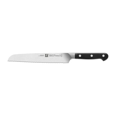 Se Zwilling Zwilling Pro brødkniv 20 cm ✔ Kæmpe udvalg i Zwilling ✔ Hurtig levering: 1 - 2 Hverdage samt billig fragt - Varenummer: KTT-509060-01 og barcode / Ean: '4009839257155 på lager - Udsalg på Køkken & madlavning - Køkkenknive & Knivtilbehør - Brødknive Spar op til 65% - Over 1122 kendte brands på udsalg