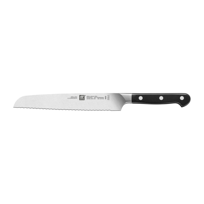 Se Zwilling Zwilling Pro brødkniv 20 cm ✔ Kæmpe udvalg i Zwilling ✔ Hurtig levering: 1 - 2 Hverdage samt billig fragt - Varenummer: KTT-509060-01 og barcode / Ean: &