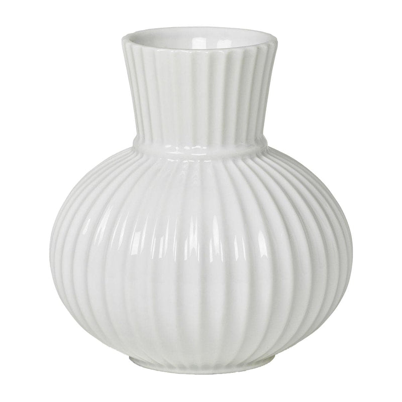 Se Lyngby Porcelæn Lyngby Tura vase hvid 14,5 cm ✔ Kæmpe udvalg i Lyngby Porcelæn ✔ Hurtig levering: 1 - 2 Hverdage samt billig fragt - Varenummer: KTT-510554-01 og barcode / Ean: &