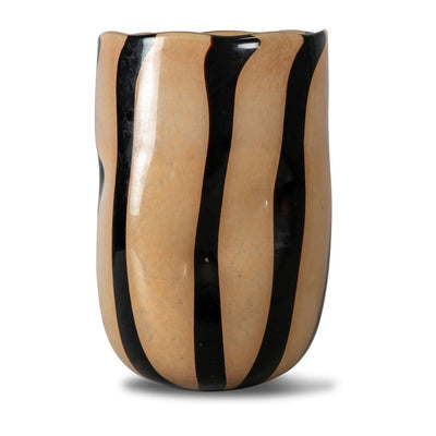 Se Byon Curt vase 30 cm Sort/Beige ❤ Kæmpe udvalg i Byon ❤ Hurtig levering: 1 - 2 Hverdage samt billig fragt - Varenummer: NDN-510863-01 og barcode / Ean: '7394150000724 på lager - Udsalg på Home & Garden - Decor - Vases Spar op til 54% - Over 1124 kendte brands på udsalg