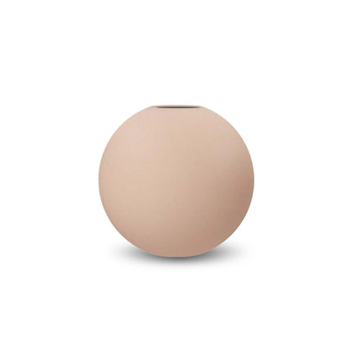 Se Cooee Design Ball vase blush 10 cm ❤ Kæmpe udvalg i Cooee Design ❤ Hurtig levering: 1 - 2 Hverdage samt billig fragt - Varenummer: NDN-513604-01 og barcode / Ean: '7350057809303 på lager - Udsalg på Home & Garden - Decor - Vases Spar op til 67% - Over 1334 design brands på udsalg