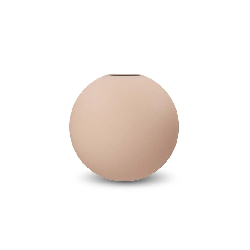 Se Cooee Design Ball vase blush 10 cm ❤ Kæmpe udvalg i Cooee Design ❤ Hurtig levering: 1 - 2 Hverdage samt billig fragt - Varenummer: NDN-513604-01 og barcode / Ean: &