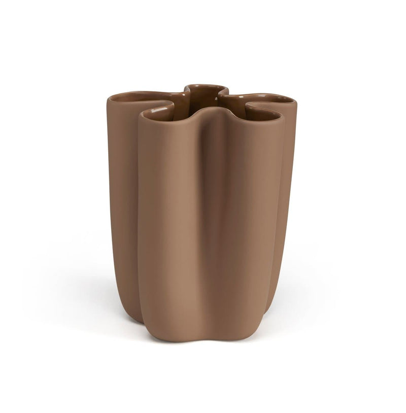 Se Cooee Design Tulipa vase hasselnød 20 cm ❤ Kæmpe udvalg i Cooee Design ❤ Hurtig levering: 1 - 2 Hverdage samt billig fragt - Varenummer: NDN-513635-01 og barcode / Ean: &