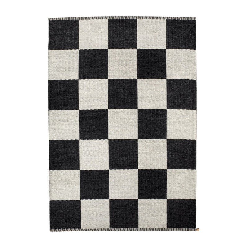 Se Kasthall Checkerboard Icon tæppe 165x240 cm Midnight black ❤ Kæmpe udvalg i Kasthall ❤ Hurtig levering: 1 - 2 Hverdage samt billig fragt - Varenummer: NDN-514820-01 og barcode / Ean: &