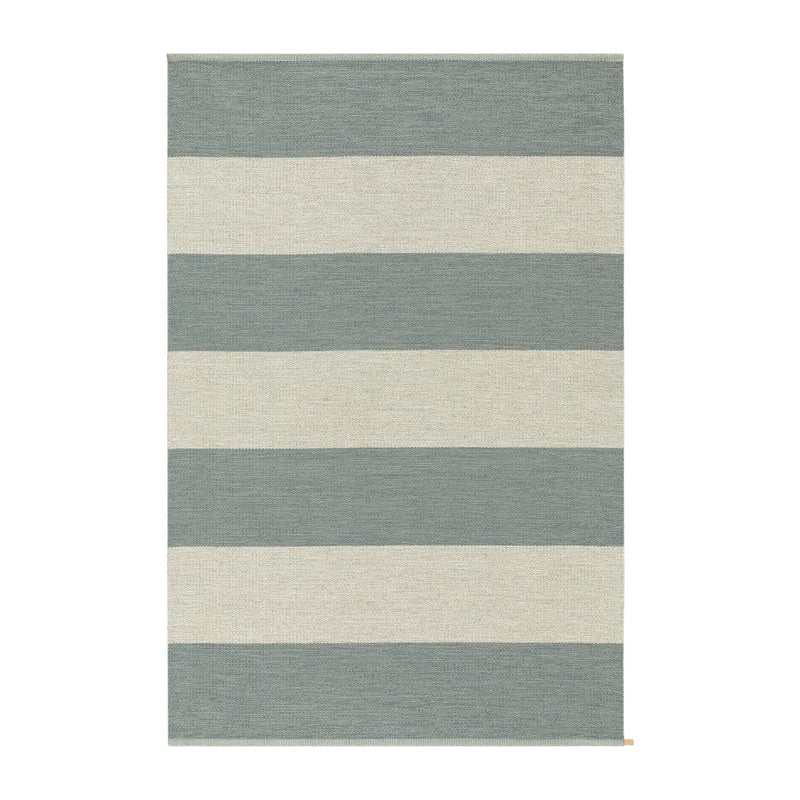 Se Kasthall Wide Stripe Icon tæppe 160x240 cm Polarized Blue ❤ Kæmpe udvalg i Kasthall ❤ Hurtig levering: 1 - 2 Hverdage samt billig fragt - Varenummer: NDN-514901-01 og barcode / Ean: &