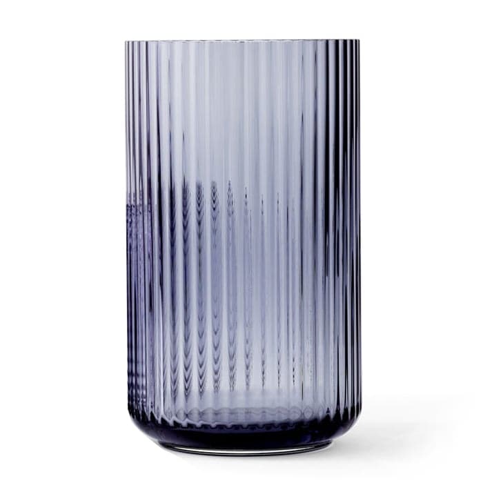 Se Lyngby Porcelæn Lyngby vase midnight blue, 25 cm ❤ Kæmpe udvalg i Lyngby Porcelæn ❤ Hurtig levering: 1 - 2 Hverdage samt billig fragt - Varenummer: NDN-542000-01 og barcode / Ean: &