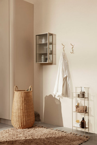 Se ferm LIVING Haze Wall Cabinet Str B: 35 x H: 60 x D: 15 cm - Vitrineskabe Stål ❤ Stort online udvalg i ferm LIVING ❤ Meget billig fragt og hurtig levering: 1 - 2 hverdage - Varenummer: MGS-S00507115 og barcode / Ean: 5704723110569 på lager - Udsalg på Bolig - Møbler - Skænke & skabe - Vitrineskabe Spar op til 67% - Over 1354 design brands på udsalg