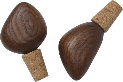 Se ferm LIVING Cairn Wine Stoppers Set of 2 Str ACCESSORIES - Vinkarafler ❤ Stort online udvalg i ferm LIVING ❤ Meget billig fragt og hurtig levering: 1 - 2 hverdage - Varenummer: MGS-S00638499 og barcode / Ean: 5704723292630 på lager - Udsalg på Bolig - Borddækning - Bar & vin - Vinkarafler Spar op til 51% - Over 1354 design brands på udsalg