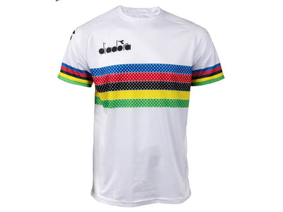 Se Diadora - Cykel T-Shirt med VM striber - Str. 10 år - Hvid ✔ Kæmpe udvalg i  Diadora ✔ Hurtig levering: 1 - 2 Hverdage samt billig fragt - Varenummer: CKP-5704796028914 og barcode / Ean: '5704796028914 på lager - Udsalg på Cykeltrøjer Spar op til 62% - Over 1192 kendte brands på udsalg