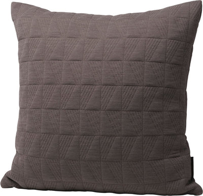 Se Fritz Hansen AJ Cushion Trapez Str Width 50 cm, height 50 cm - Pyntepuder ❤ Stort online udvalg i Fritz Hansen ❤ Meget billig fragt og hurtig levering: 1 - 2 hverdage - Varenummer: MGS-S00597939 og barcode / Ean: 5704890404256 på lager - Udsalg på Bolig - Tekstiler & puder - Puder - Pyntepuder Spar op til 56% - Over 1334 design brands på udsalg