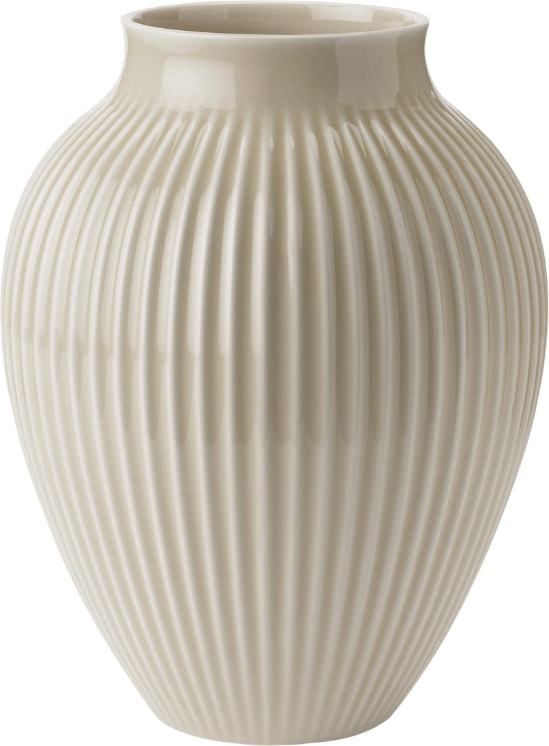 Se Knabstrup Keramik Knabstrup Vase H 27 cm Ripple Sand - Vaser ❤ Stort online udvalg i Knabstrup Keramik ❤ Meget billig fragt og hurtig levering: 1 - 2 hverdage - Varenummer: MGS-S13030813 og barcode / Ean: 5713959020108 på lager - Udsalg på Bolig - Interiør - Vaser & urtepotteskjulere - Vaser Spar op til 59% - Over 1160 kendte mærker på udsalg