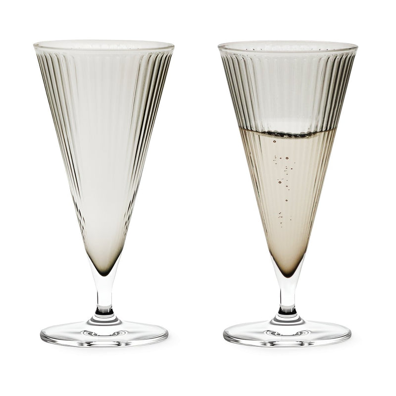 Se Rosendahl Grand Cru Nouveau champagneglas 20 cl 2-pak Smoke ✔ Kæmpe udvalg i Rosendahl ✔ Hurtig levering: 1 - 2 Hverdage samt billig fragt - Varenummer: KTT-594090-01 og barcode / Ean: &